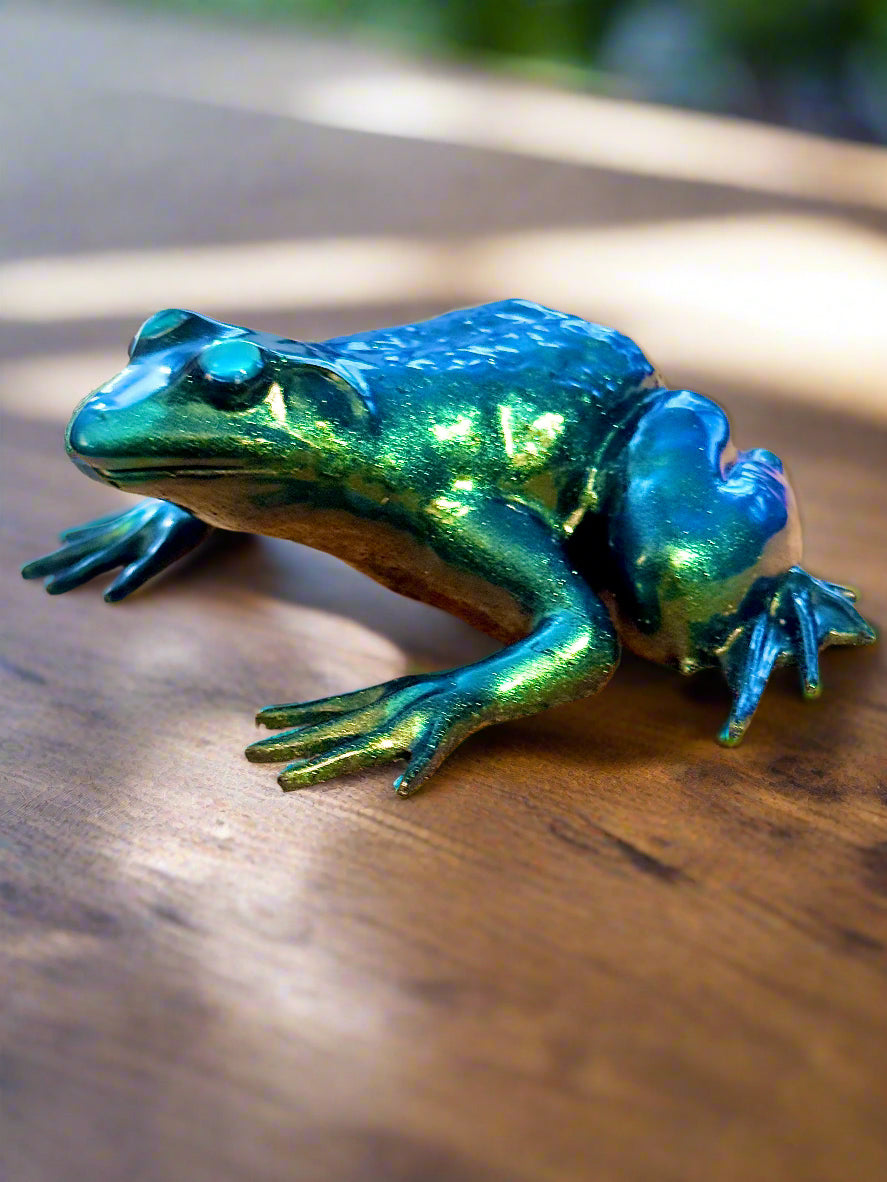 Resin Art Matalic Green Frog